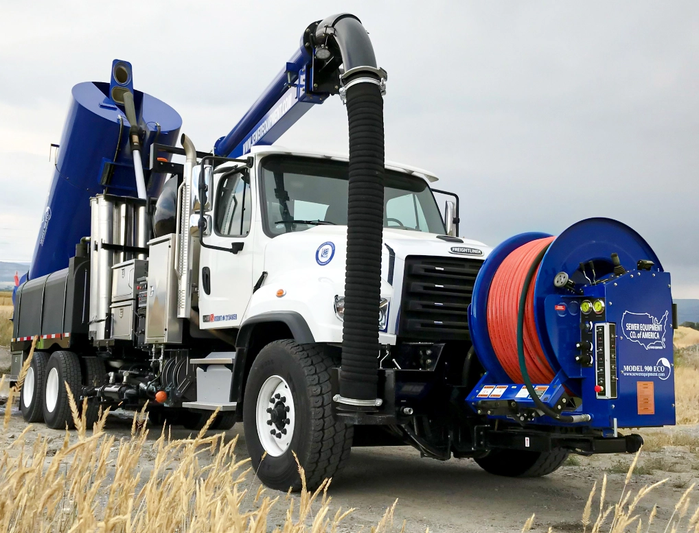 Refuse truck side loader